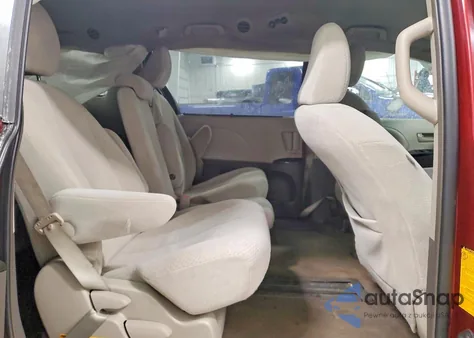 2012 Toyota Sienna Le z USA, uszkodzony, nr VIN 5TDKK3DC2CS195819